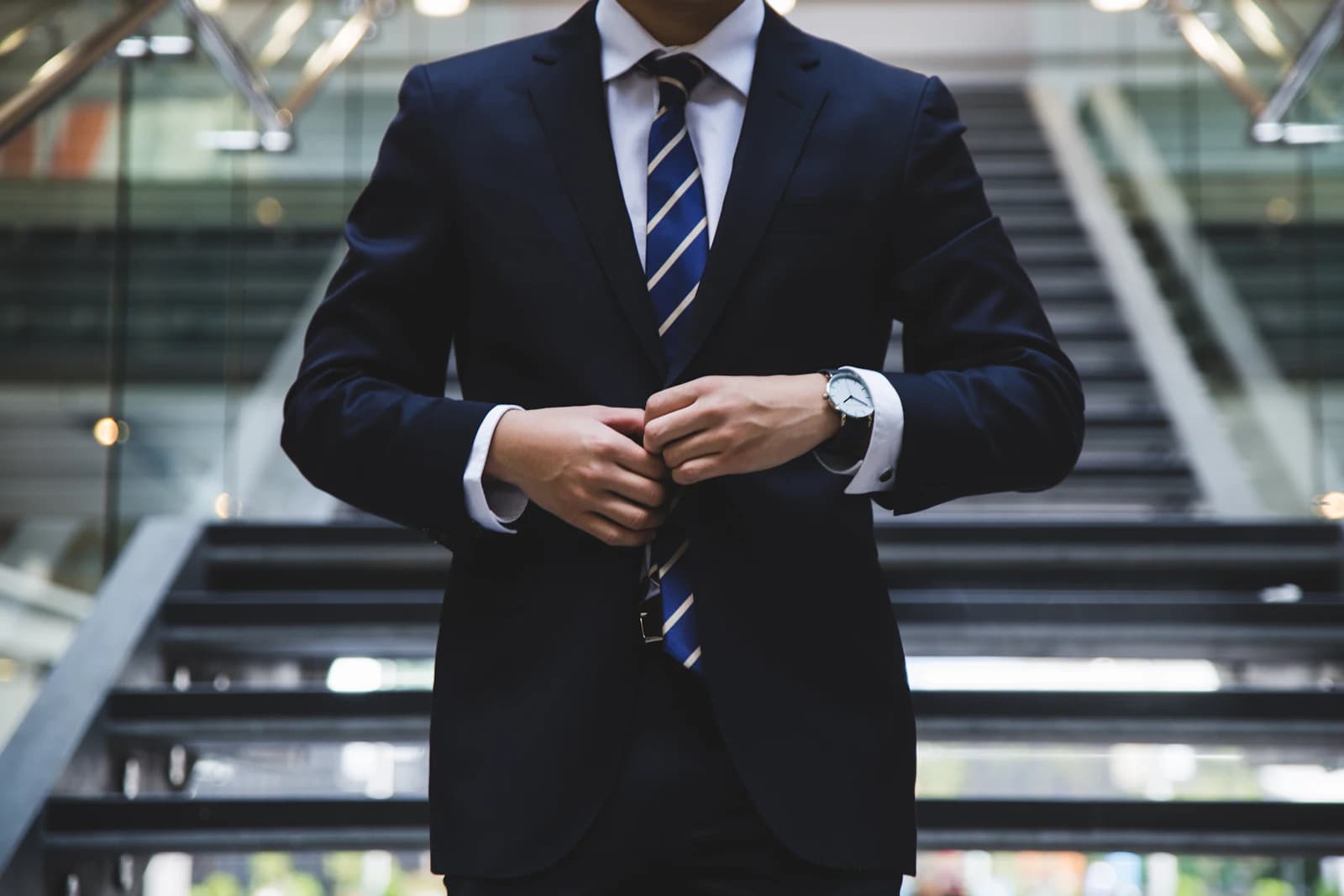 The 9-to-6 Rule: How UAE’s Telemarketing Law Quietly Killed Most Outbound Strategies (And What Works Now)